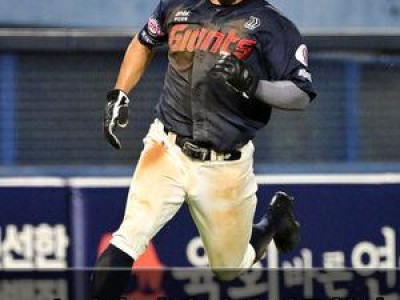 고승민 홈런에 이어 김동혁의 승리 포옹 화제