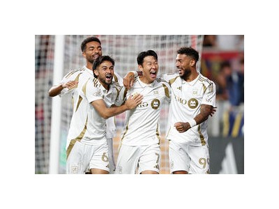 손흥민 8경기 만에 골 터트리자 LAFC 팬들 환호